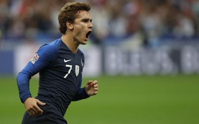 广发体育精华-杰德·里维埃尔任意球绕过人墙进